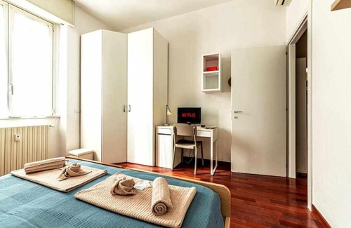 Fiera House | SAN SIRO a 7 minuti Stanza Top con zone Comuni