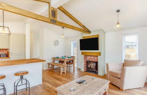 Fort Augustus Resort | Sanctuary Caledonia Hot tub lodge