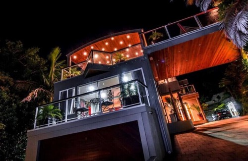 Paihia House | Sanctuary Palms Apartment 1 Moulin Rougenn
