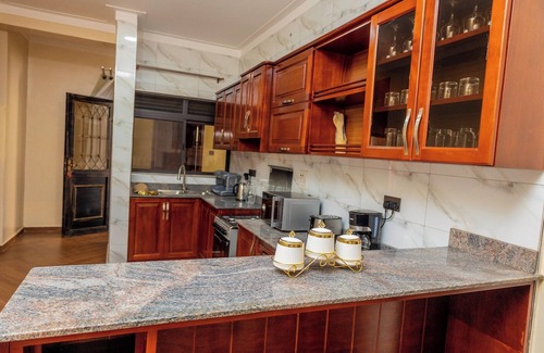 Entebbe Bed & Breakfast | Sand Grains Residences 006