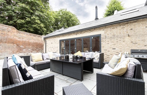 Sandwich House | SandiLodge & Cottage Sleeps 16