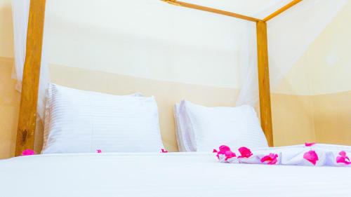 Mnemba Hotel | Sands Inn Hotel