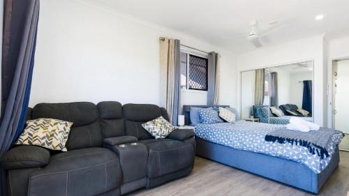 Sandstone Point House | Sandstone Point Cove Studio