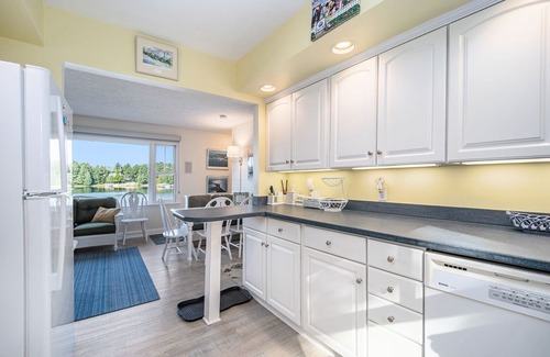 Traverse City House | Sandy Beach Cottage on Silver Lake