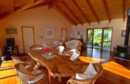 Mahinepua House | Sandy beach Mahinepua