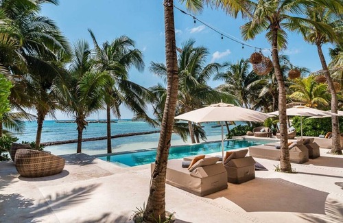 Puerto Aventuras Villa | Sandy Beachfront Villa Rental in Puerto Aventuras