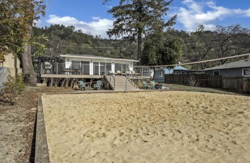 Clear Lake House | Sandy Feet Retreat - Lakefront Retreat With Sand Volleyball Court!