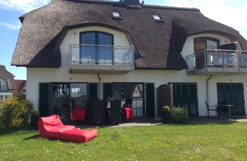 Dassow Apartment | Sanibel Island - Island of bliss - thatched house on the Baltic Sea