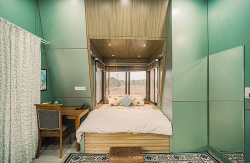 Sehore Hotel | Sanjeevani Farms, Bhopal : A Luxury 5 Bedroom Private Pool Villa
