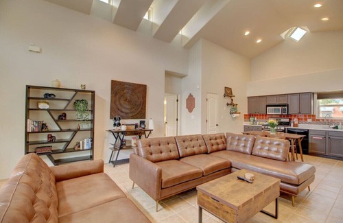 Santa Fe House | Santa Fe Home|Private Yard|Great for Groups