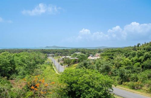 Machos Apartment | Santorini Coastal Vibe Apartment in Costa Brava Ceiba