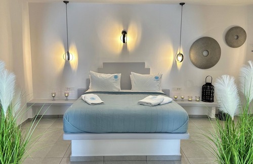 Perissa Hotel | Santorini Miracles Suites, Adults Only