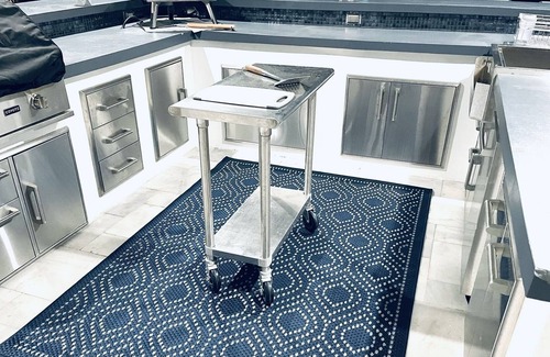 Valrico House | Santorini Oasis on Swan Lake