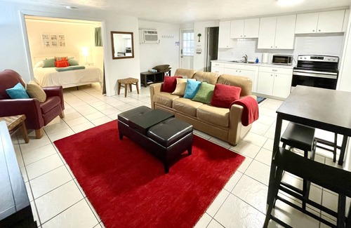 Alta Vista Apartment | Sarasota -Close to Lido & Siesta Beaches, Downtown, Pinecraft & Nathan Benderson