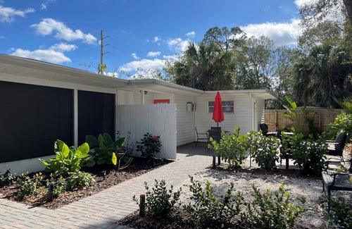 Alta Vista Apartment | Sarasota -Close to Lido & Siesta Beaches, Downtown, Pinecraft & Nathan Benderson