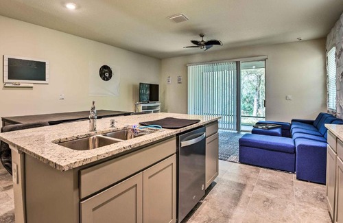 Braden River House | Sarasota Townhouse with Lanai about 10 Mi to Beach!