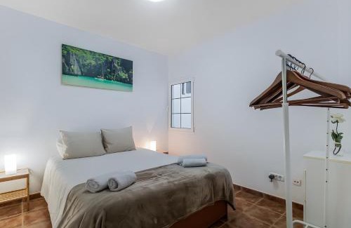 Sardina Apartment | Sardina Beach Retreat