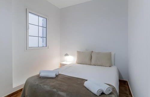 Sardina Apartment | Sardina Beach Retreat