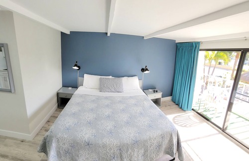 Treasure Island Hotel | Satellite Motel - Shore Enuff Cottage 118