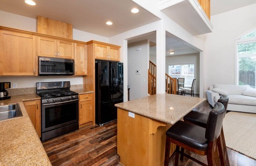 Mountain View District House | SAVE! MONTHLY, 1 bd +OFFICE, near hospital & downtown