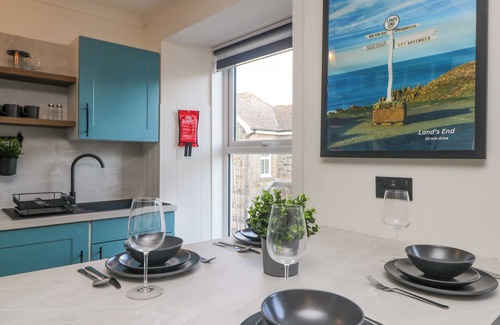 Mullion Cottage | Savoy View