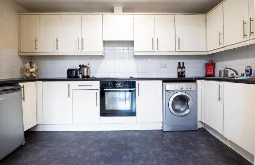 North Wall Apartment | Scandinavian-Inspired 2Bed near River Liffey