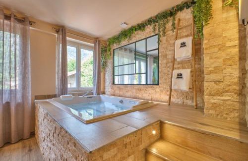 Nantua Apartment | Scandinavian Suite - Private Spa and Sauna