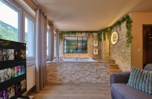 Nantua Apartment | Scandinavian Suite - Private Spa and Sauna