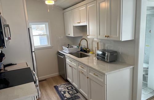 Narragansett Cottage | Scarborough Beach Cottage - Walk to the Beach!