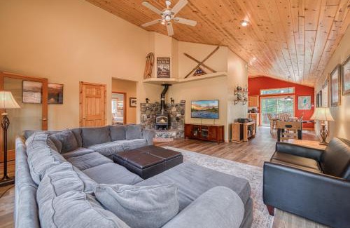 Truckee House | Scarlet Hollow Cabin at Tahoe Donner by Tahoe Getaways - 3BR w HOA Amenities