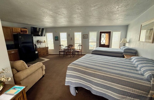 Bayview Hotel | Scenic Bay Motel room 2