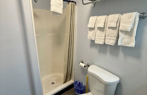 Bayview Hotel | Scenic Bay Motel room 2
