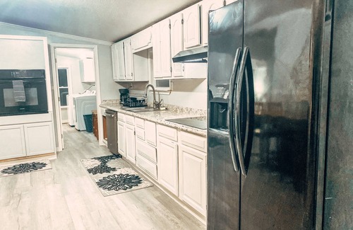 Cave Spring House | Scenic Mountain Views 4 Bed 2 Bath