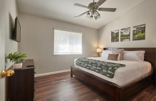 Oakhurst House | Scenic Mountain Views w Heated Pool, Game Room, and Hottubs