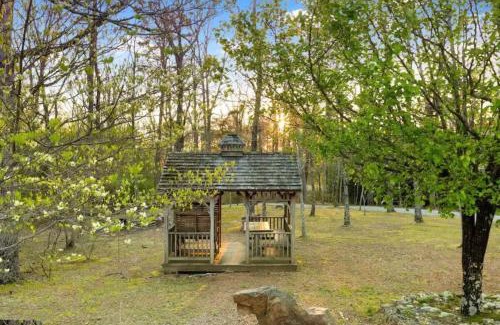 Trenton House | Scenic Solitude at Cabins in the Clouds