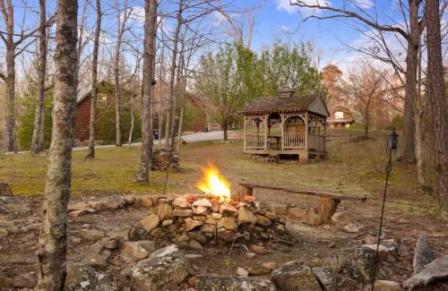 Trenton House | Scenic Solitude at Cabins in the Clouds