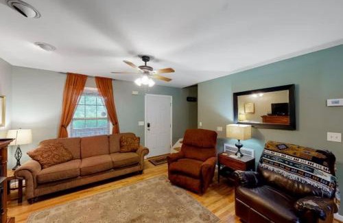 Trenton House | Scenic Solitude at Cabins in the Clouds