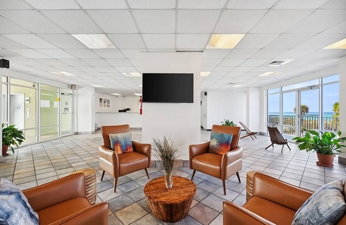 Panama City Beach Hotel | Scenic Stay at Holiday Terrace Beachfront Hotel – Ocean View, Pets, Parking!