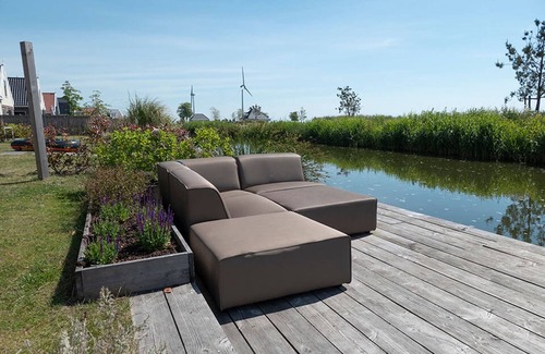 Uitdam House | Scenic Stay by the Water