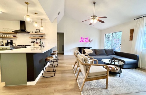 Sunrise Beach Village House | Scenic views on a quiet cove. Boat Slip, Kayaks, Peddle Boat, SUPs. Deer + fish