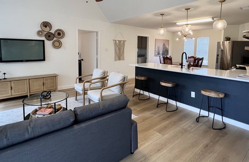 Sunrise Beach Village House | Scenic views on a quiet cove. Boat Slip, Kayaks, Peddle Boat, SUPs. Deer + fish