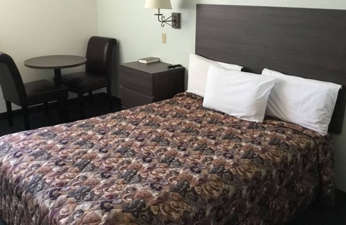 Wichita Hotel | Scotsman Inn West - Airport
