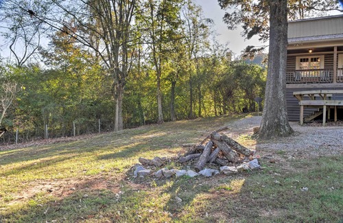 Groveoak Cabin | Scottsboro Cabin w/Fire Pit & Resort Access