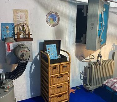 Evilard House | Sea Boat Room - No Windows
