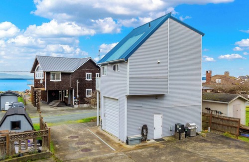 Maxwelton House | Sea-Esta I Charming Getaway I SLEEPS 4