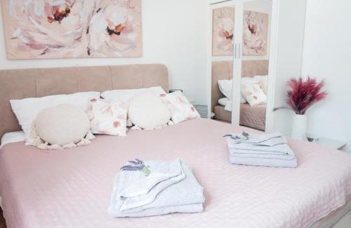Slatine Apartment | Sea Sun Slatine with 2 bedrooms and pool, near beach