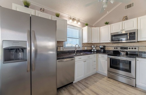 Ocean Sands House | Sea Time C7625 Oceanside Coastal Retreat, Close to the Beach and Shopping