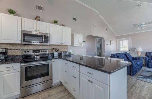 Ocean Sands House | Sea Time C7625 Oceanside Coastal Retreat, Close to the Beach and Shopping