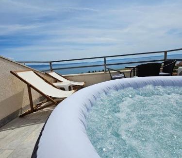 Znjan Apartment | Sea view apartment with terrace near the beach