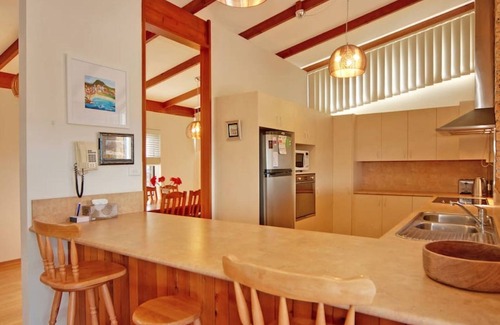 Vincentia House | Sea-View Lodge - BEAUTIFUL VIEWS OF VINCENTIA